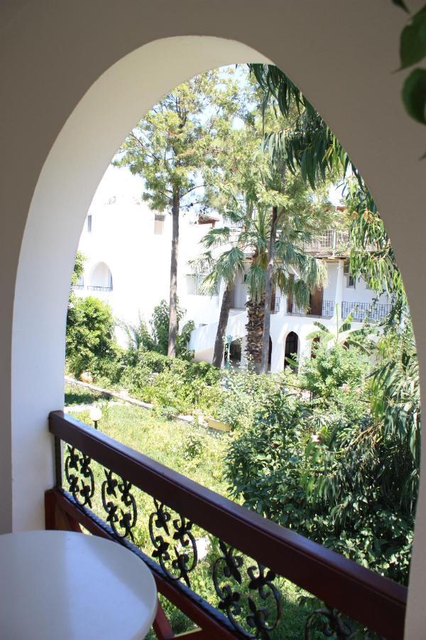 Toloman Hotel Bitez Beach Экстерьер фото